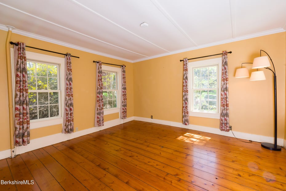 81 Elmwood Ave Photo 14