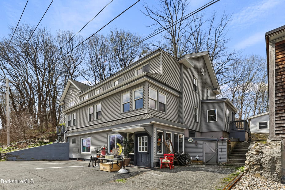 133 Front St  #1 & 2 Photo 2