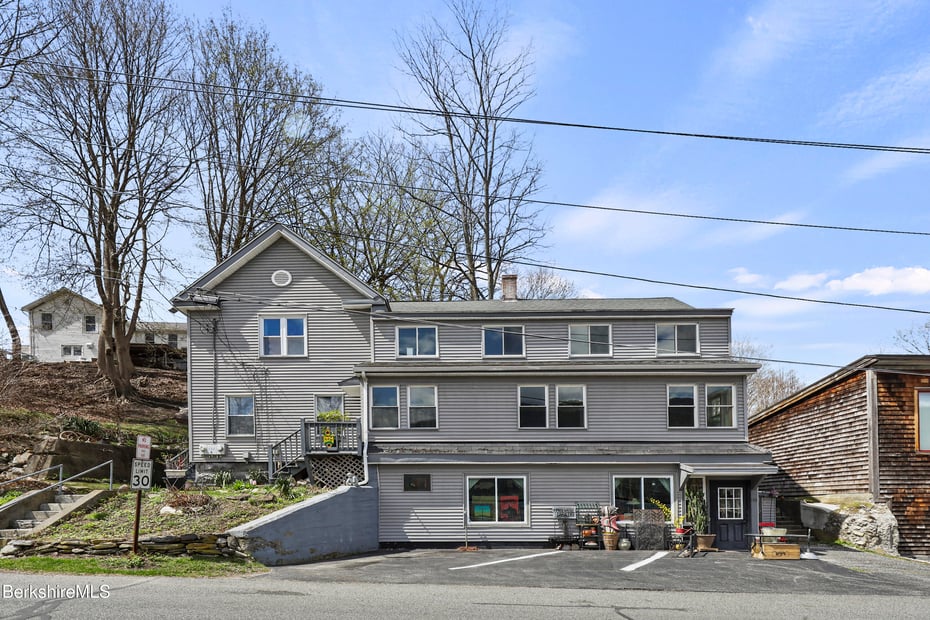 133 Front St  #1 & 2 Photo 1