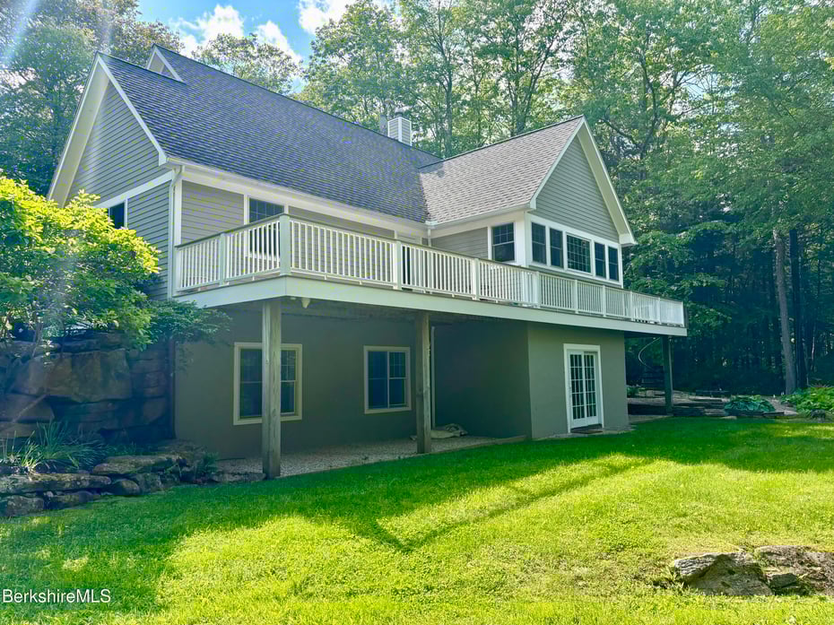 2017 Monterey Rd Photo 2