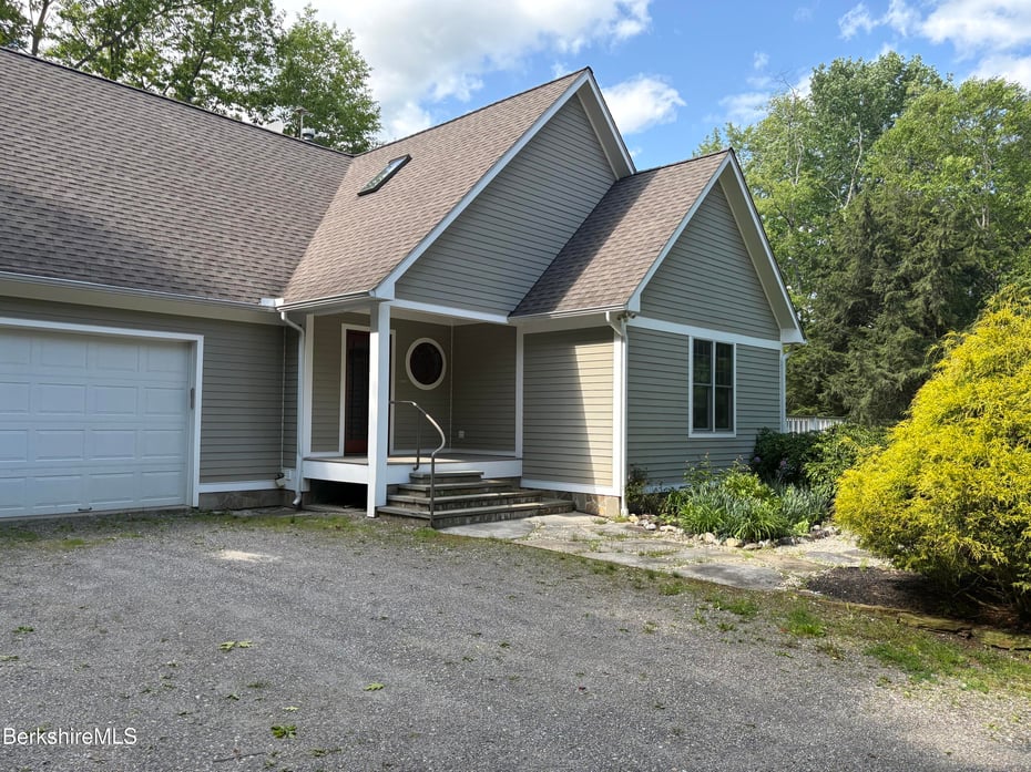2017 Monterey Rd Photo 4