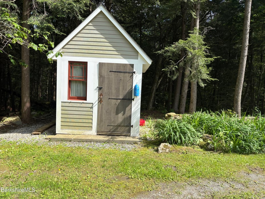 2017 Monterey Rd Photo 1