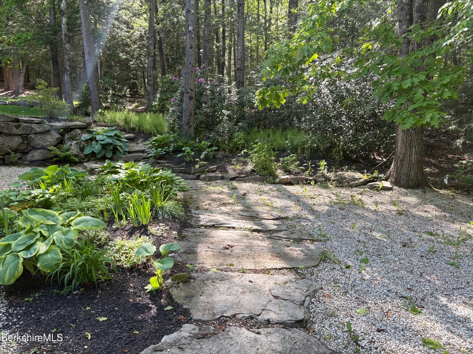 2017 Monterey Rd Photo 8