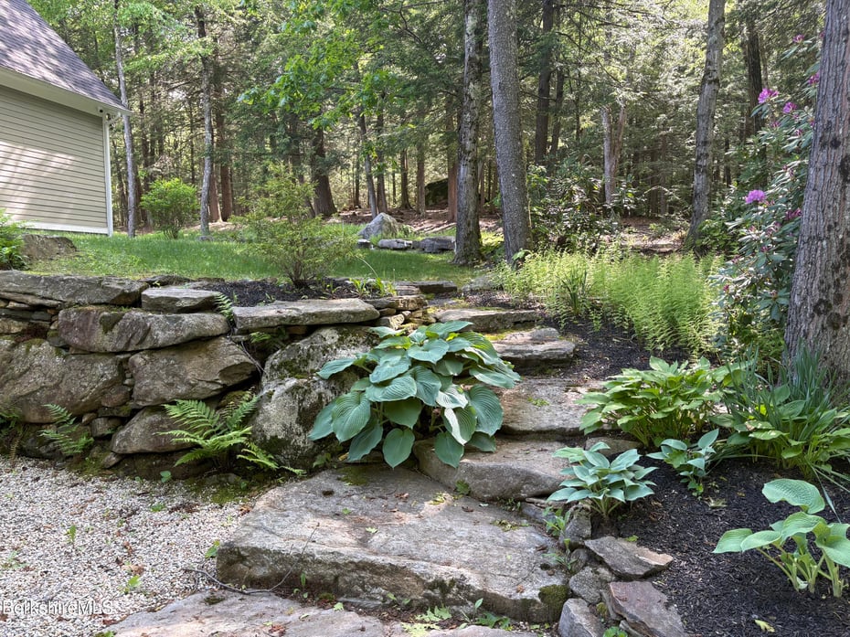2017 Monterey Rd Photo 7