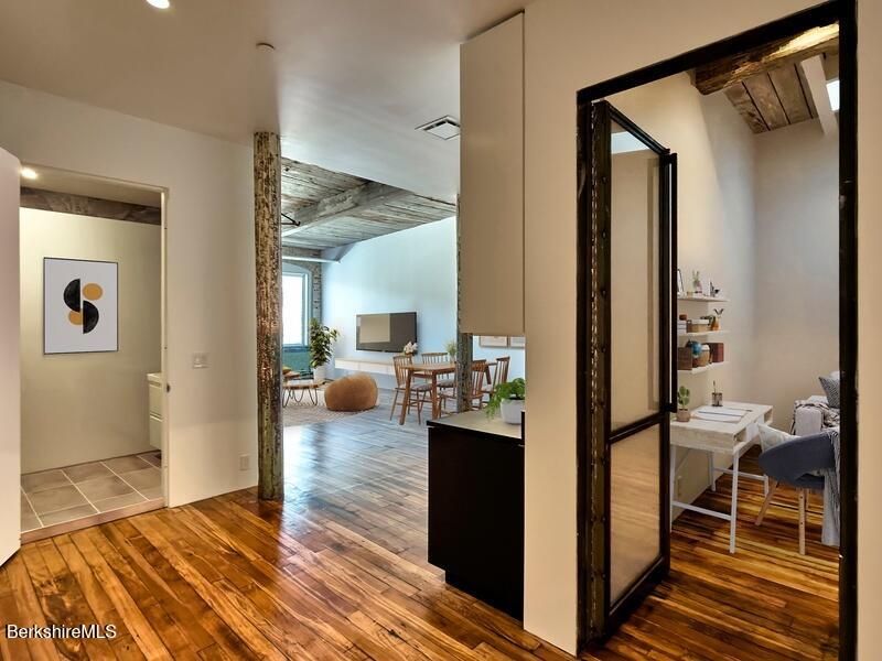 520 State Rd  #309 Photo 9