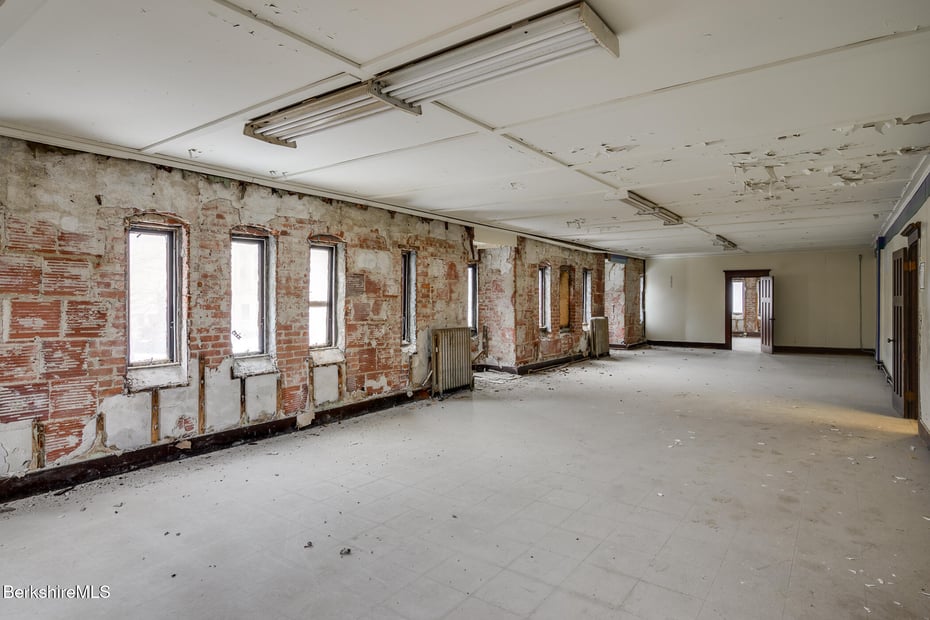 89 Park St Photo 18