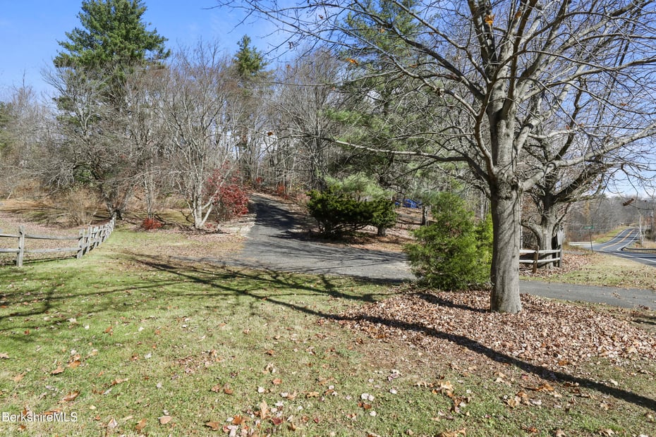 715 Peru Rd Photo 7