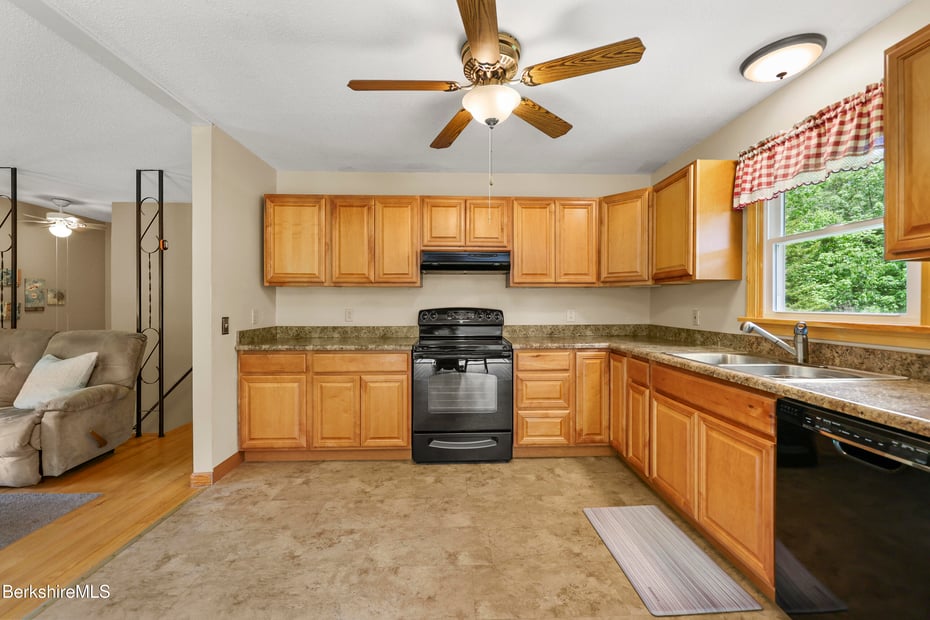 1340 North St Photo 14