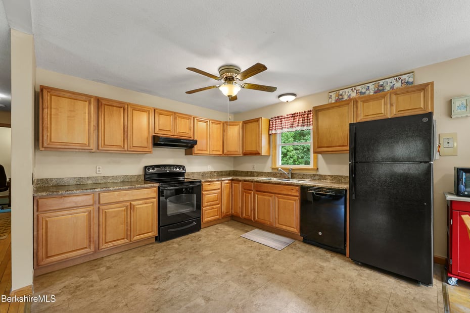 1340 North St Photo 15
