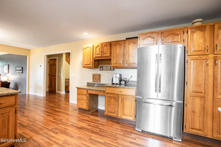 48 Lindsay Dr Photo 15