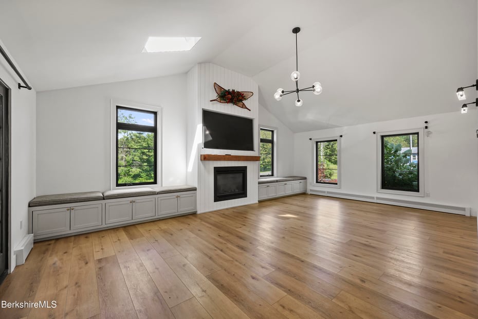 65 Johnson Rd Photo 18