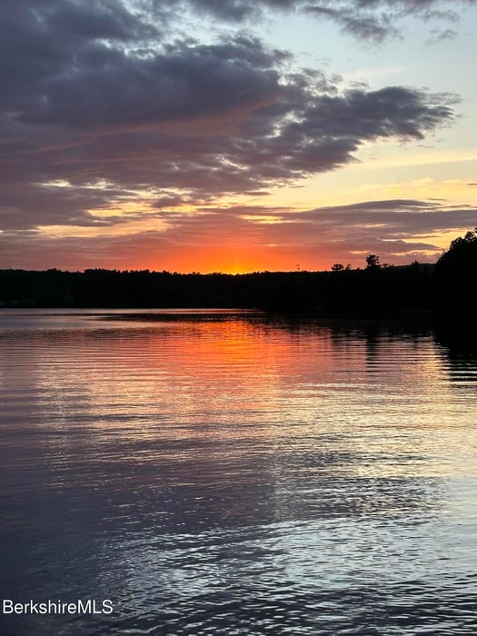 19 Lakeside Dr Photo 3