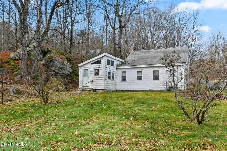 768 Washington Mountain Rd Photo 2
