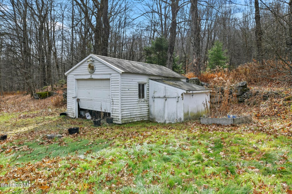 768 Washington Mountain Rd Photo 28