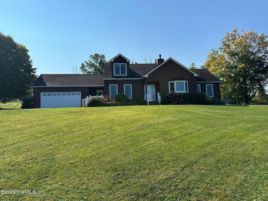20 Pleasant View Dr Photo 1