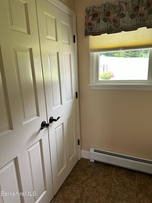 20 Pleasant View Dr Photo 17