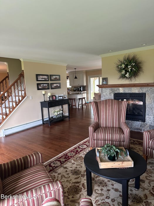 20 Pleasant View Dr Photo 8
