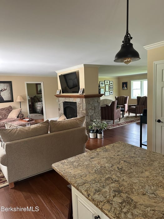20 Pleasant View Dr Photo 7