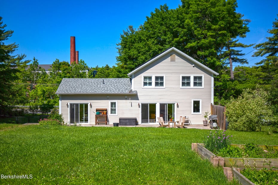 298 Park St Photo 34