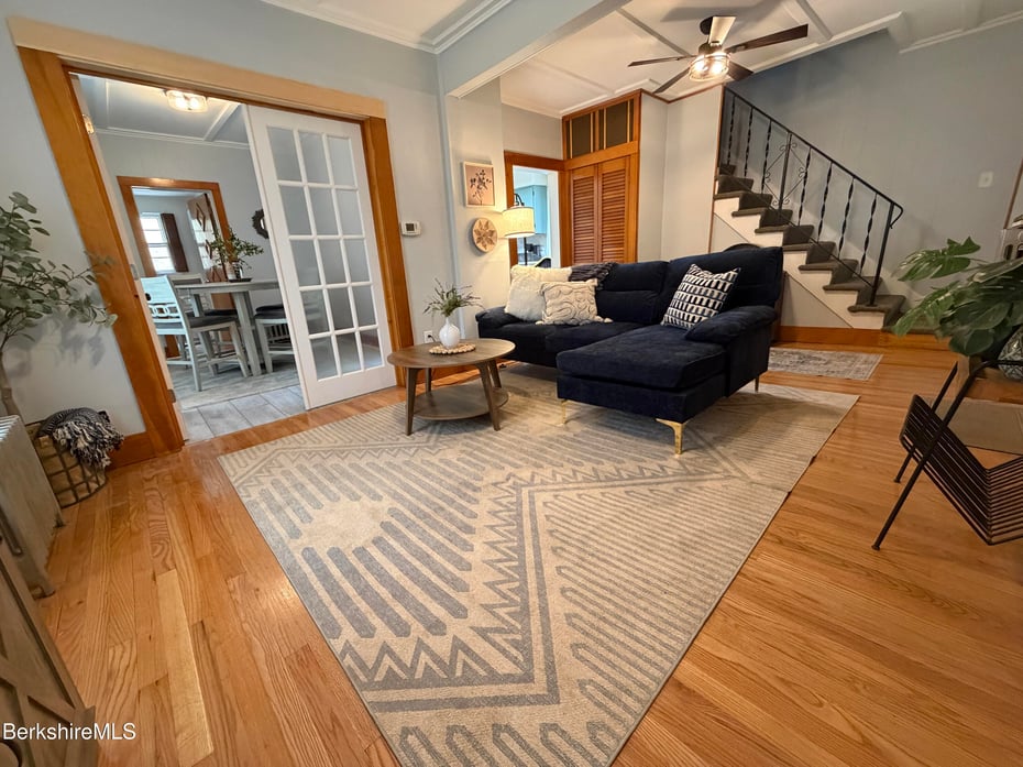 31 Millard Ave Photo 10