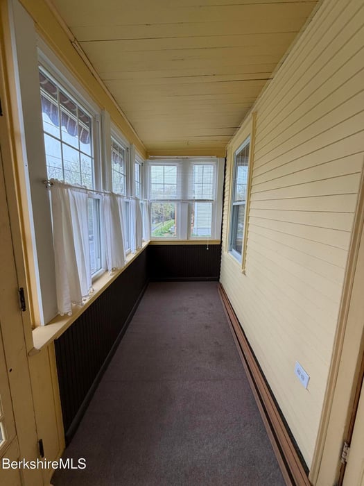 31 Millard Ave Photo 11