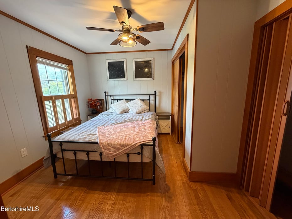 31 Millard Ave Photo 12