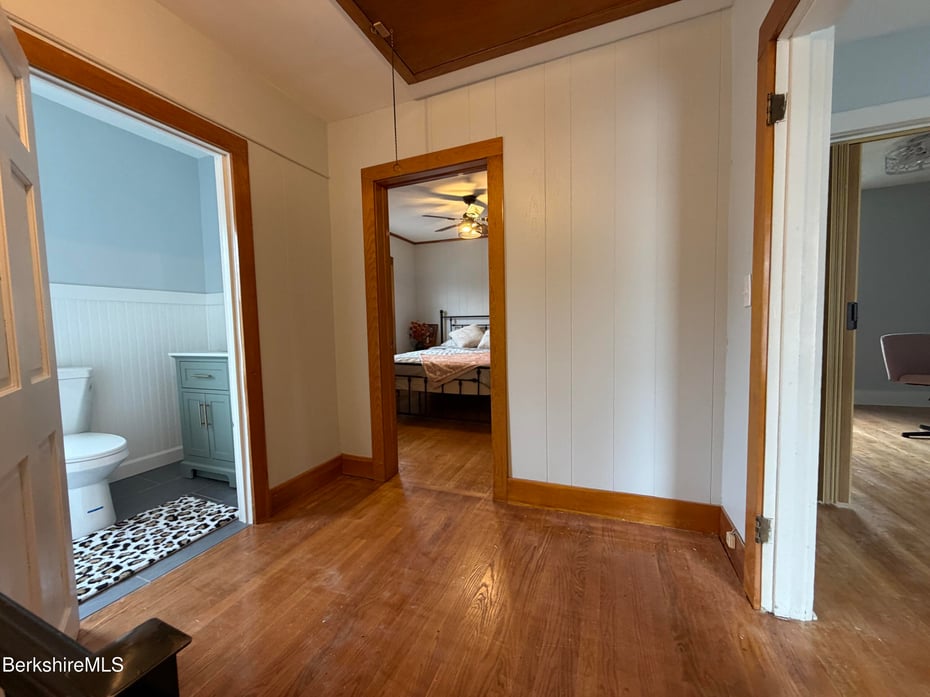 31 Millard Ave Photo 13