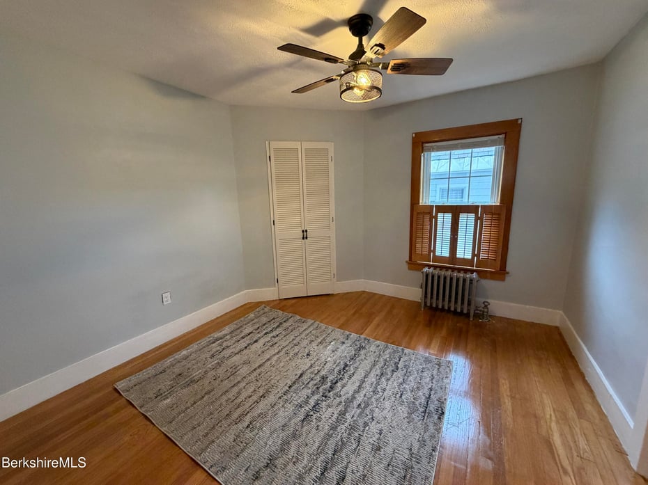 31 Millard Ave Photo 22