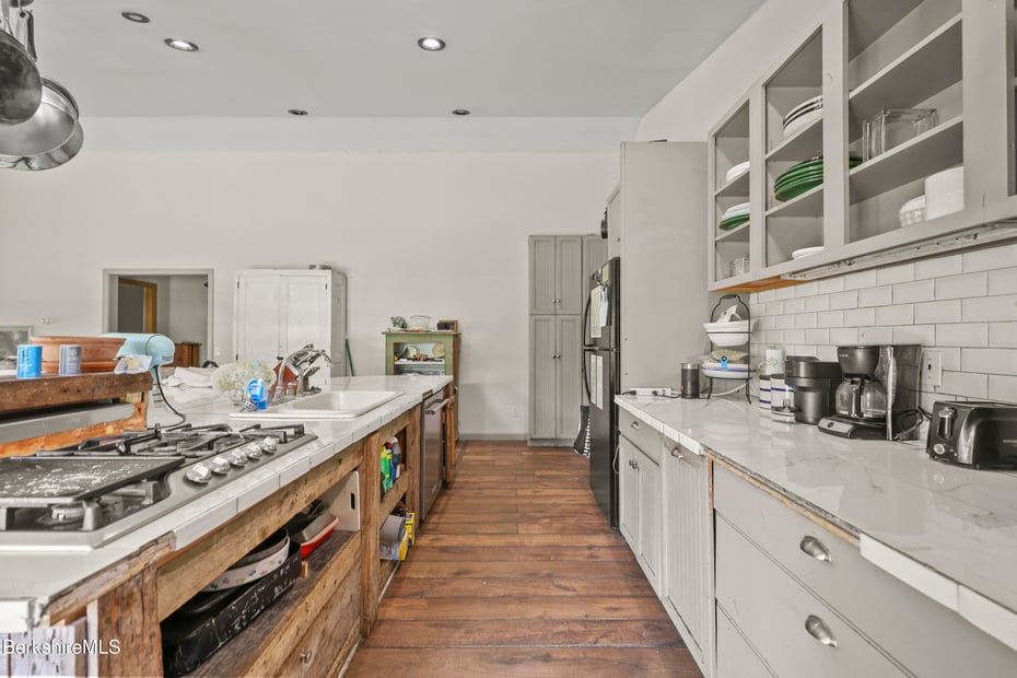 451 Williamstown Rd Photo 12