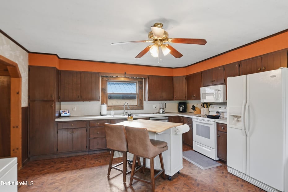 475 West Rd Photo 11