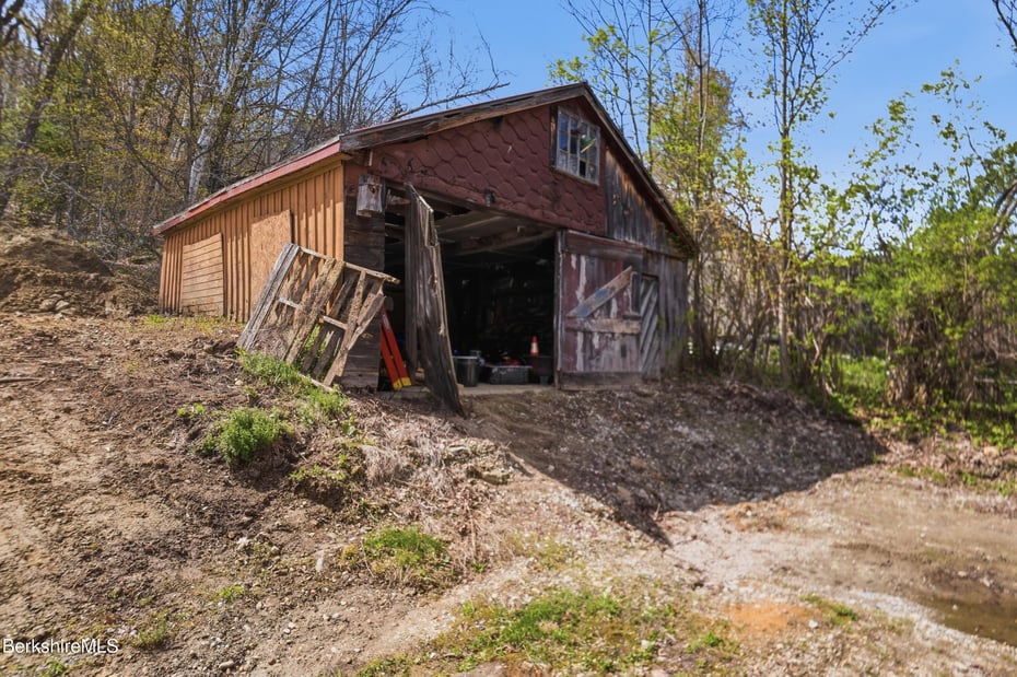 475 West Rd Photo 43