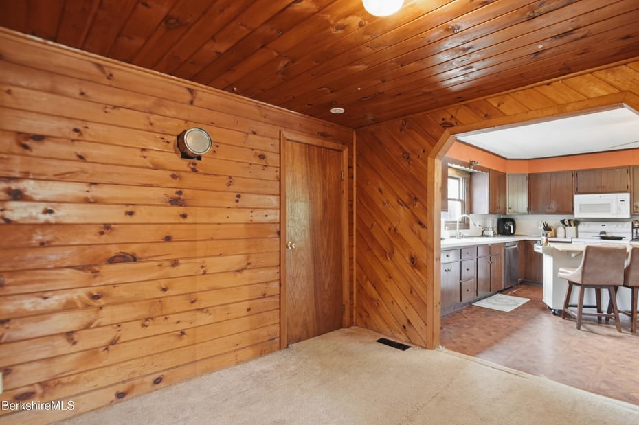 475 West Rd Photo 16