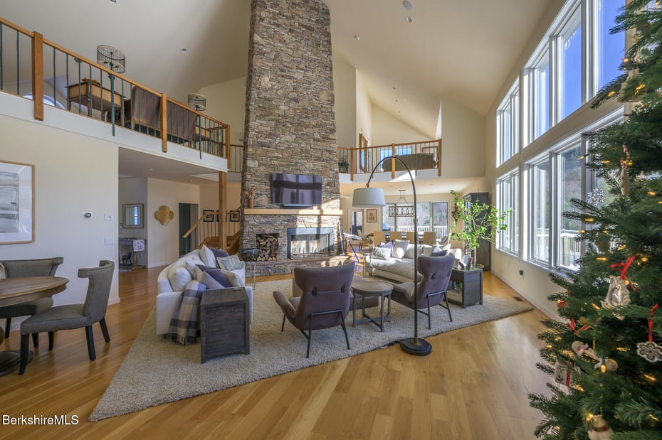 83 Maple Hill Rd Photo 16