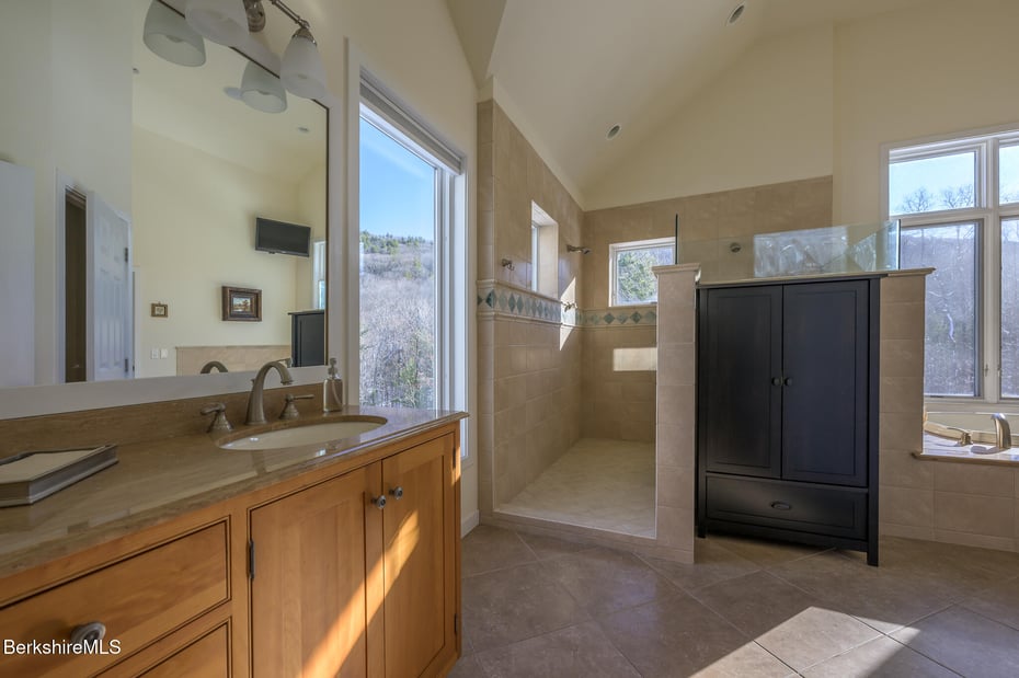 83 Maple Hill Rd Photo 36