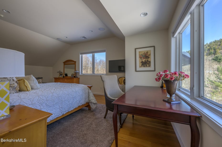 83 Maple Hill Rd Photo 46