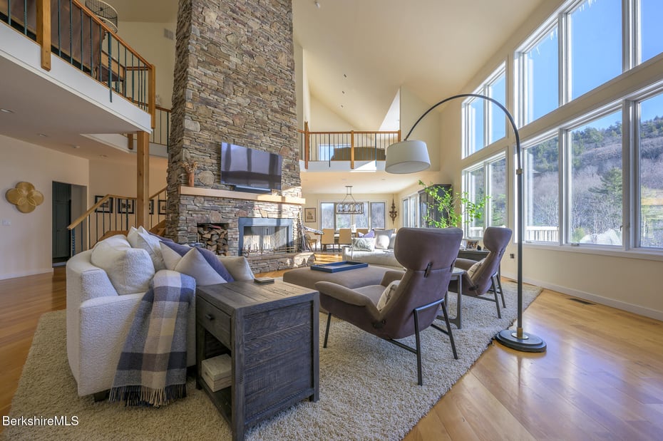 83 Maple Hill Rd Photo 18