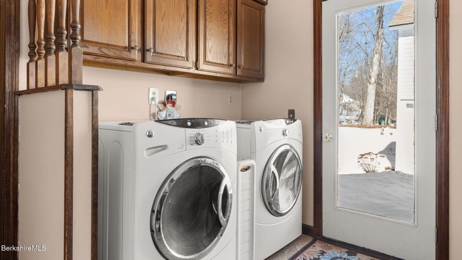 Cheshire Single Family Photo 26