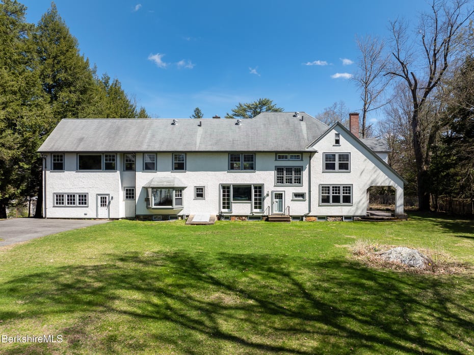 111 Park St Photo 7