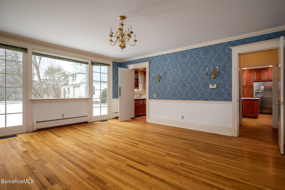 111 Park St Photo 22