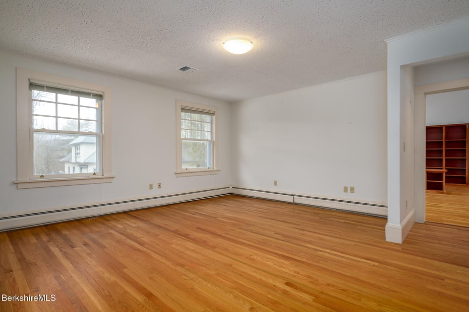 111 Park St Photo 47