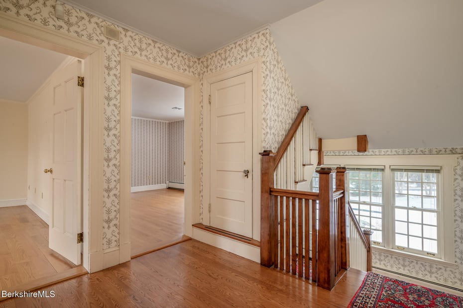 111 Park St Photo 31