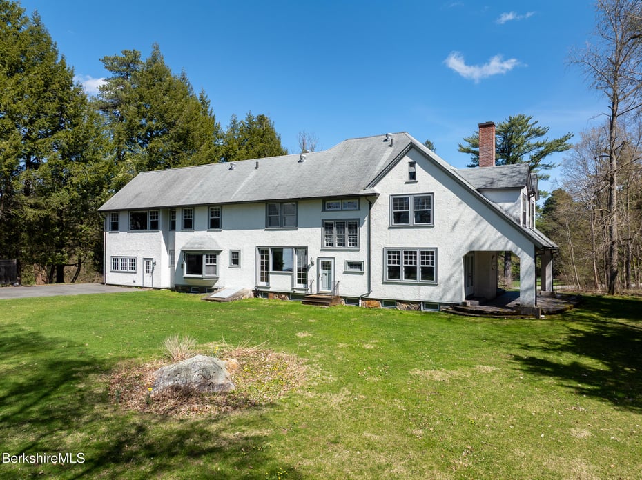 111 Park St Photo 6