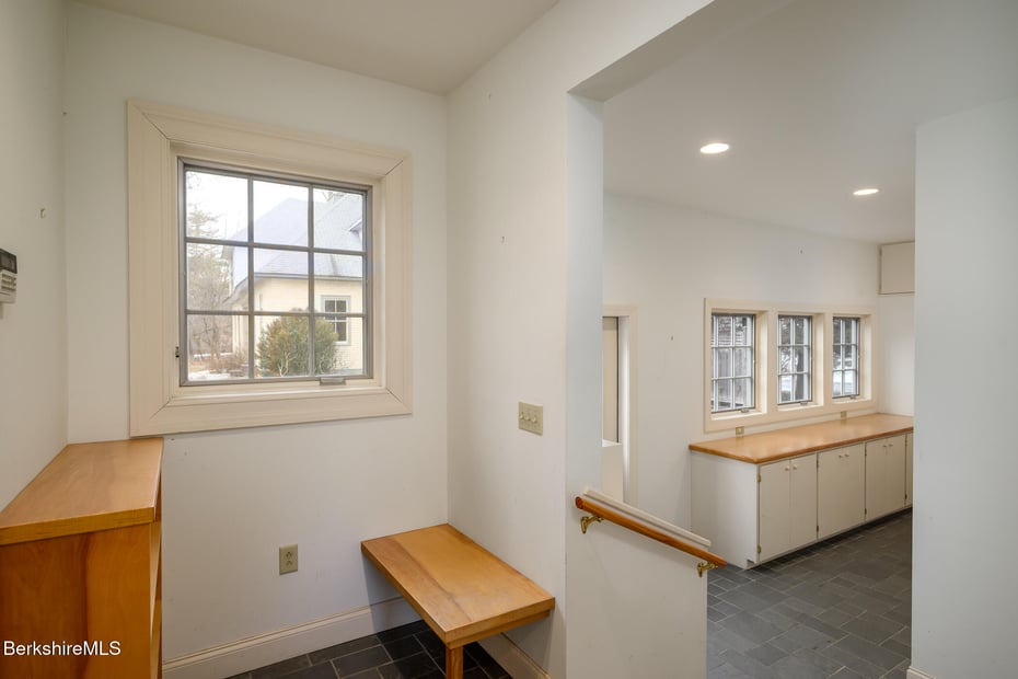 111 Park St Photo 50