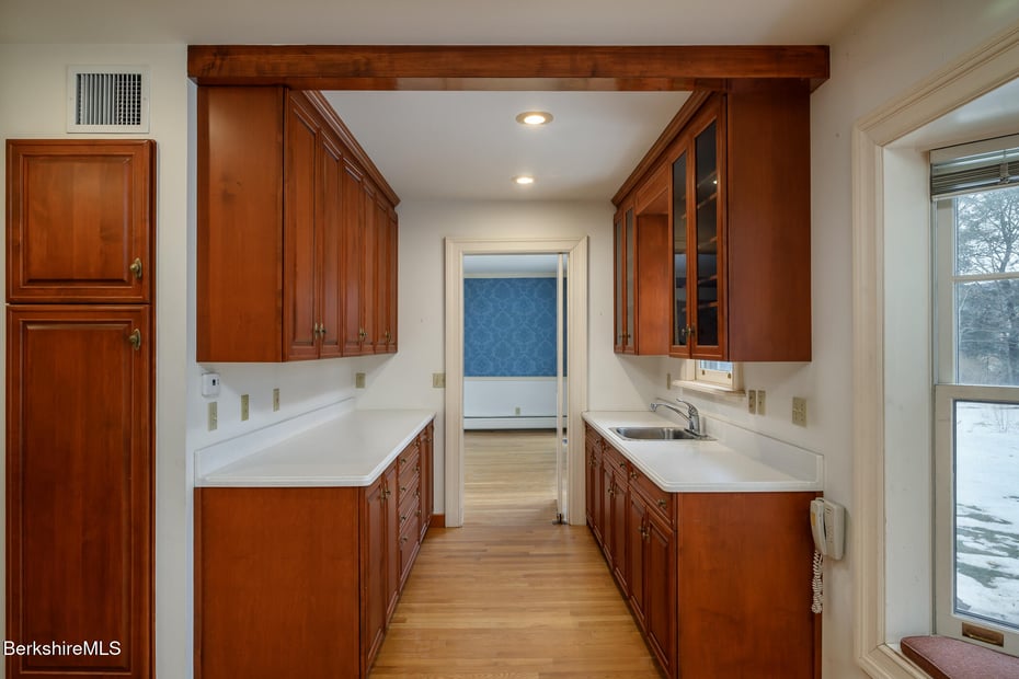 111 Park St Photo 19
