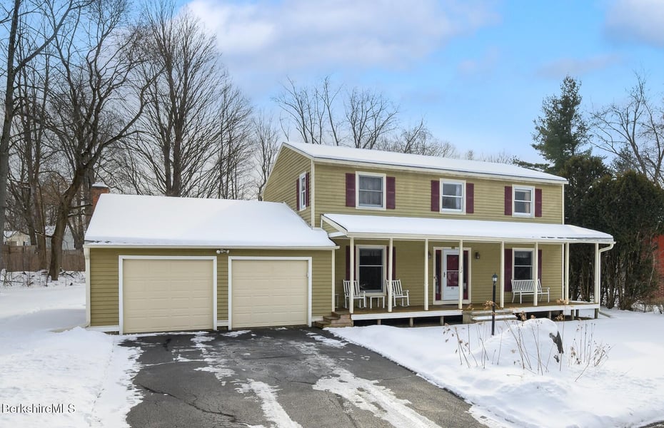 32 Marcella Way Photo 2