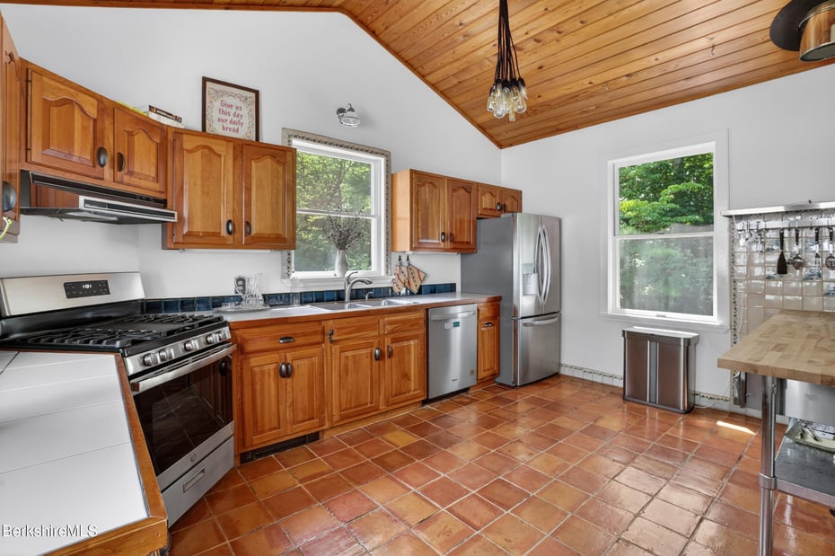 224 Boardman St Photo 14