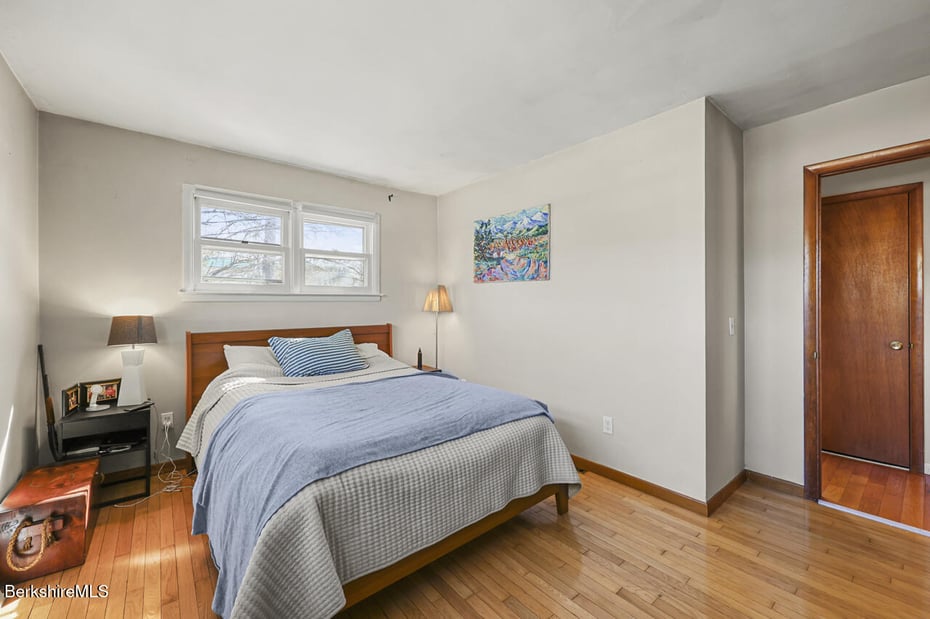 31 New Windsor Rd Photo 10