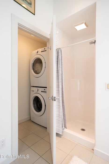 324 Park St Photo 23