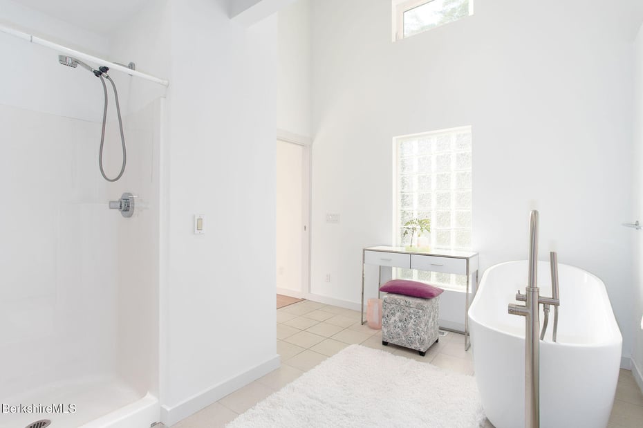 324 Park St Photo 21