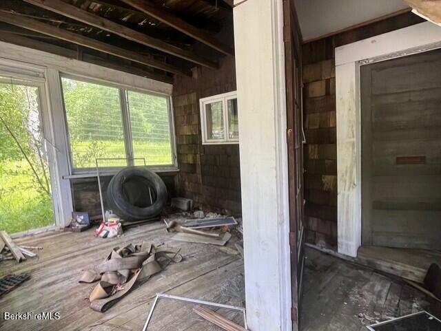 477 Mohawk Trail Photo 9
